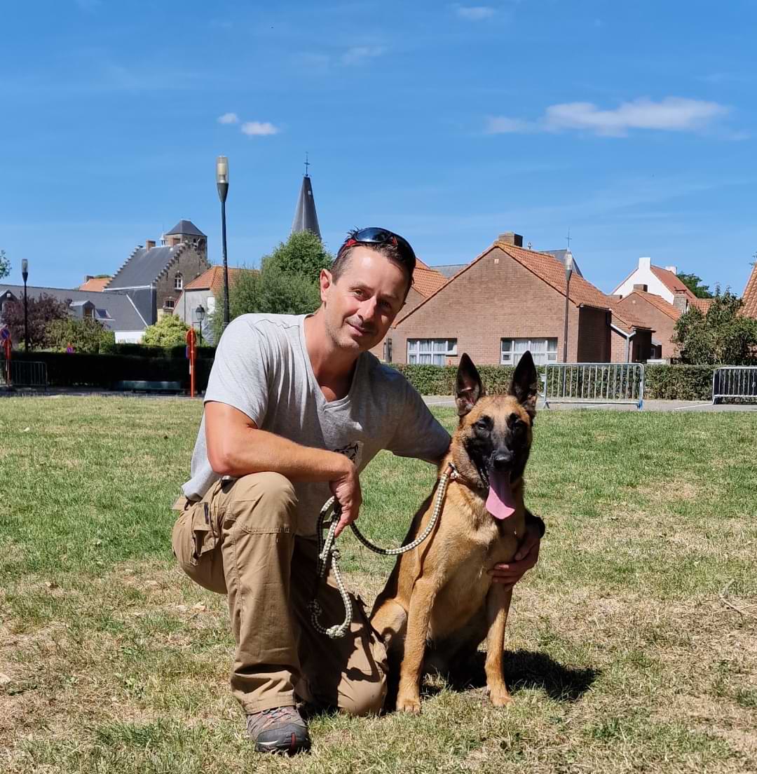 GoBobby hondentraining Foundation TopCoach met Mechelse herder Speurtraining e collar training.jpg